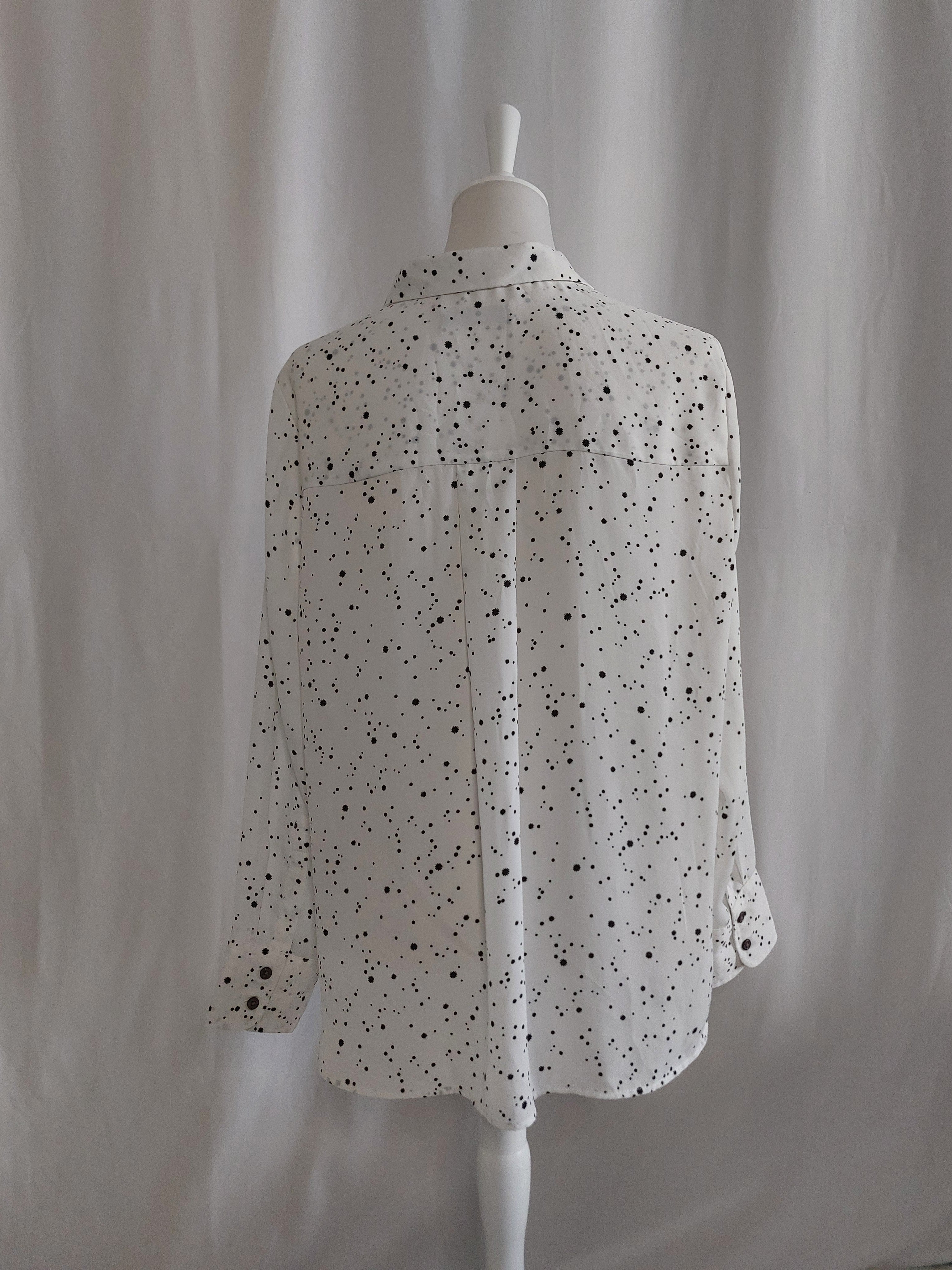 Gemusterte Bluse in Weiß mit schwarzem Print