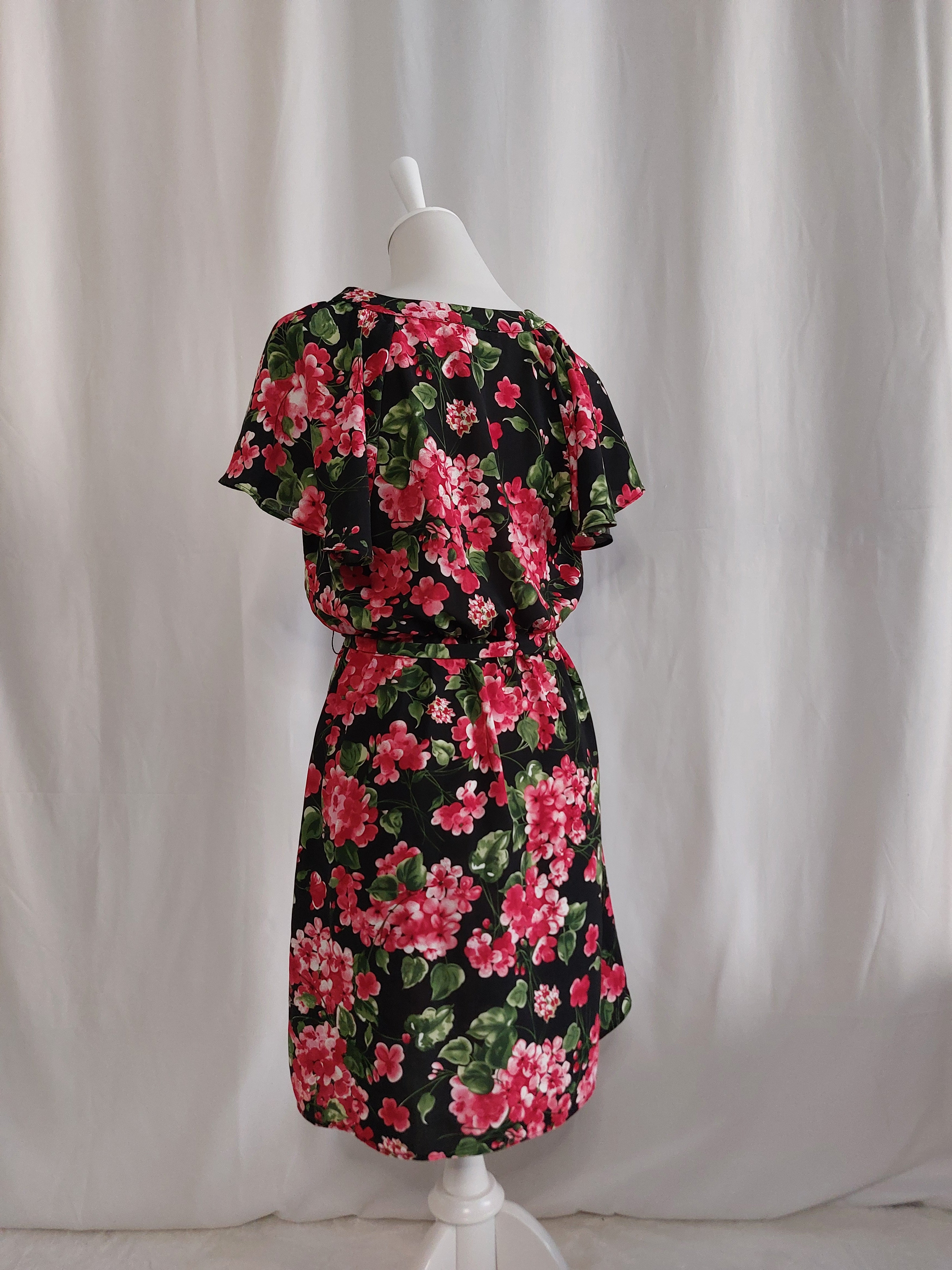 Luftiges Sommerkleid mit Blumenmuster