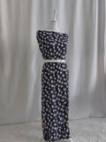 Trägerloses marineblaues Maxikleid mit weißen Blumenmustern